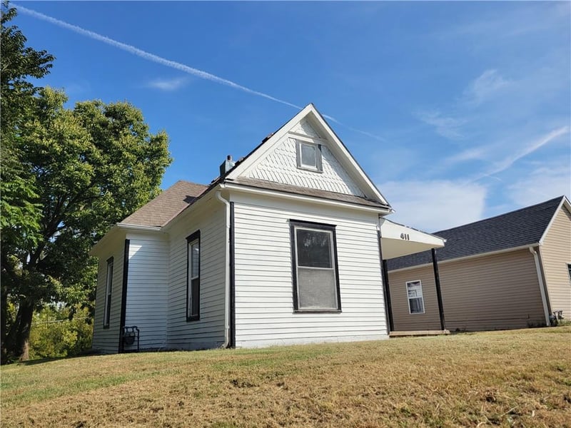 411 Blake St, St Joseph, MO 64504