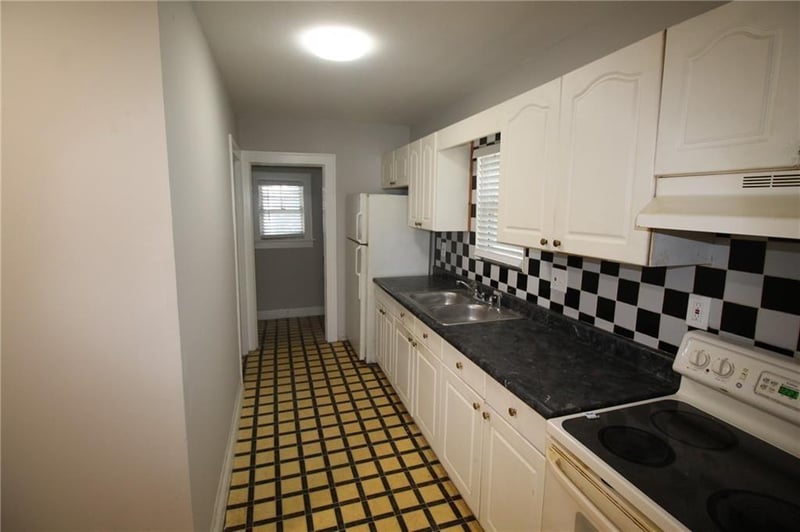 2230 67th Ter, Kansas City, MO 64132