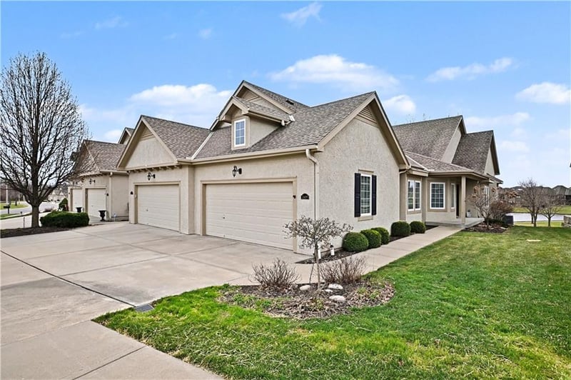 2409 107th Ter, Kansas City, MO 64155