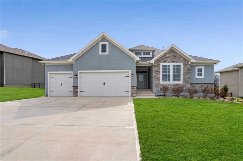 7703 Green St, Lenexa, KS 66227