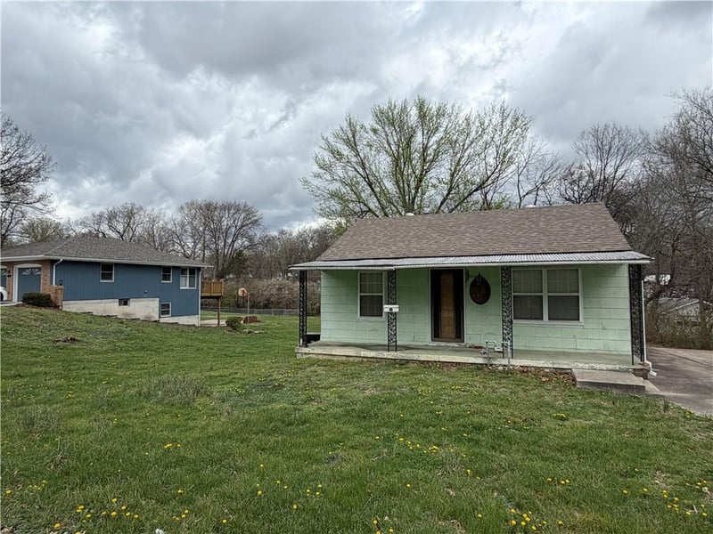 9520 E 67 Ter, Raytown, MO 64133