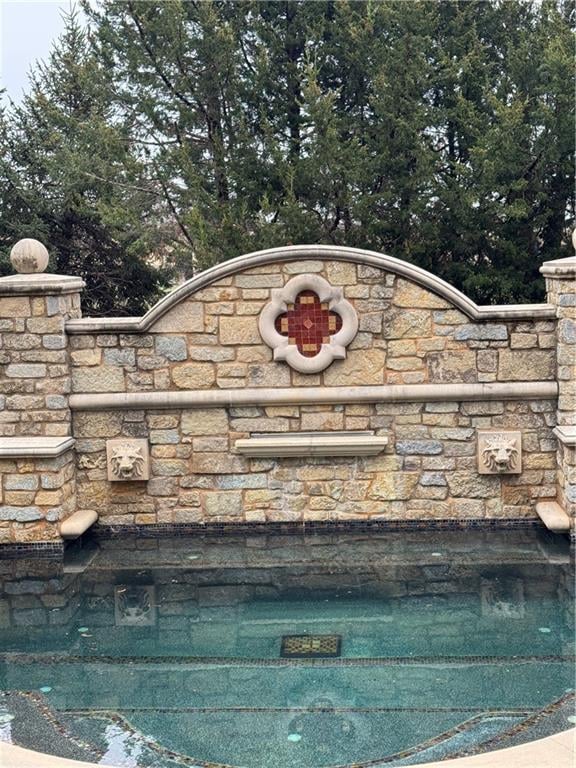 10320 142nd St, Overland Park, KS 66221