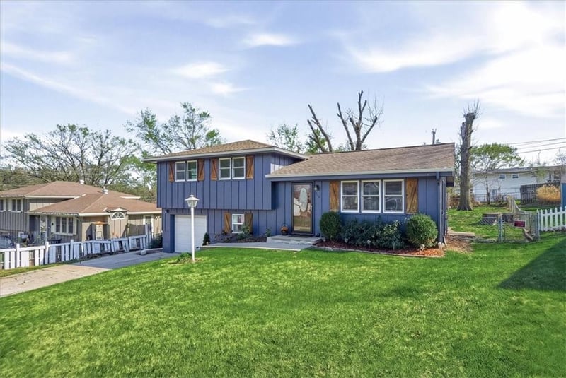 818 84 Dr, Kansas City, KS 66112