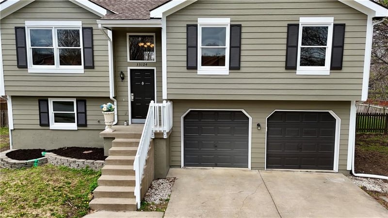 33124 87th Ter, De Soto, KS 66018