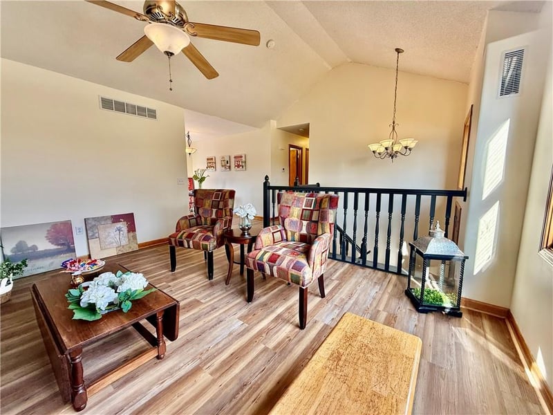 33124 87th Ter, De Soto, KS 66018