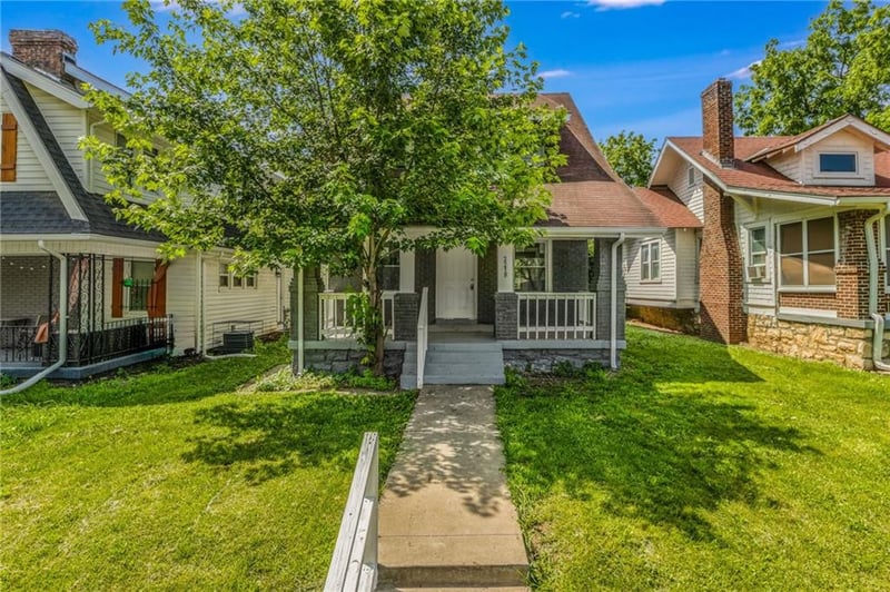 2219 Meyer Blvd, Kansas City, MO 64132