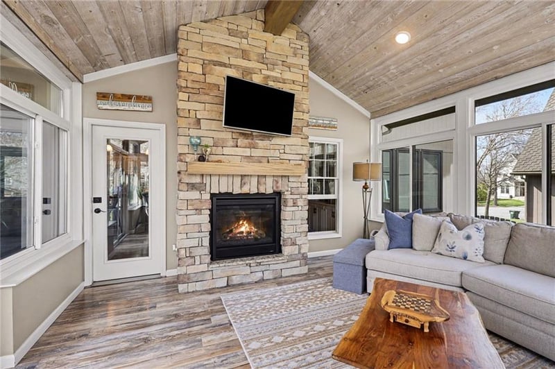 5420 W 132nd Ter, Overland Park, KS 66209