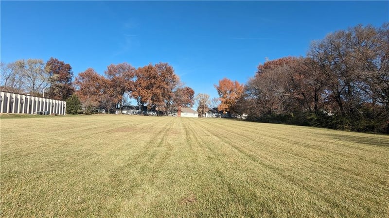 Raytown Rd & 87th St, Raytown, MO 64138