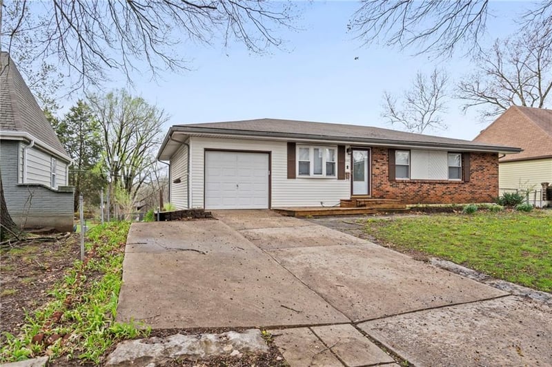 8141 52nd St, Kansas City, MO 64119