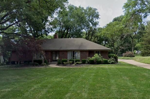 5121 W 67th St, Prairie Village, KS 66208