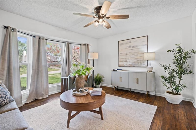 8442 Darnell St, Lenexa, KS 66215