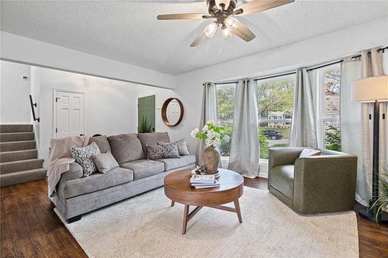 8442 Darnell St, Lenexa, KS 66215