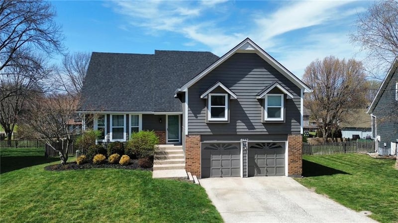 8442 Darnell St, Lenexa, KS 66215