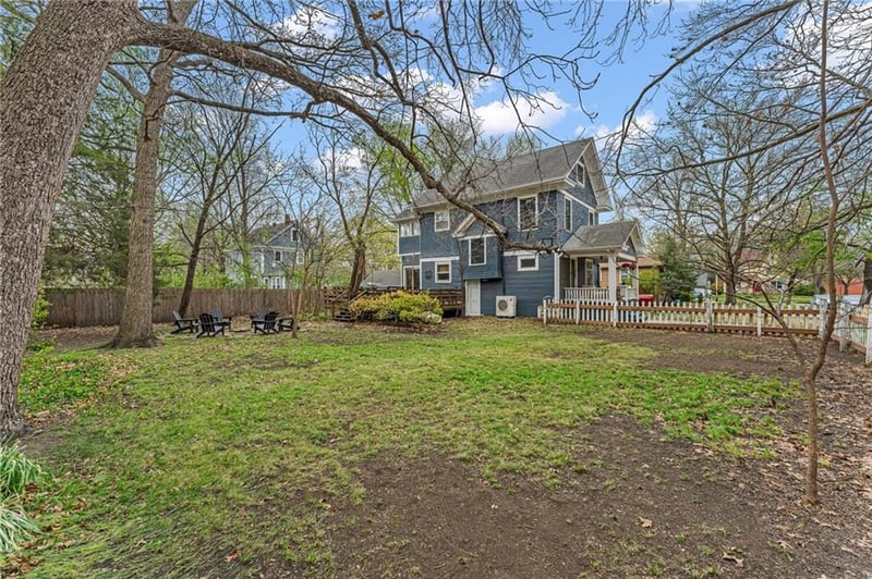 1634 Rhode Island St, Lawrence, KS 66044