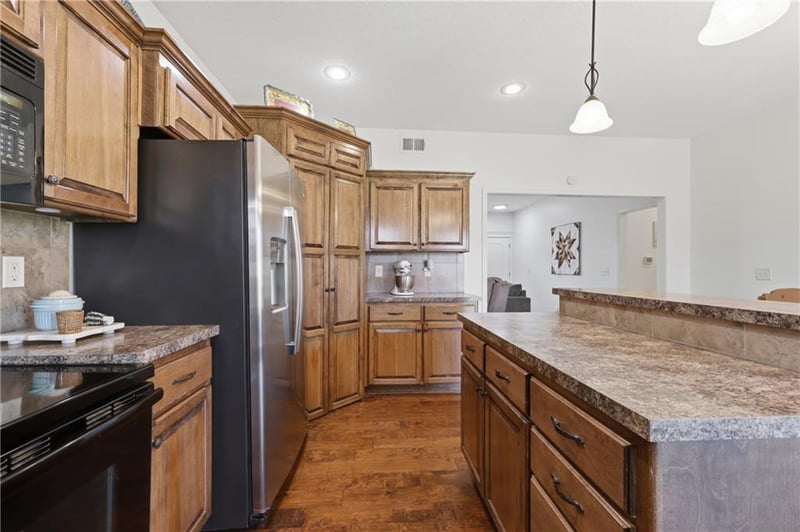 1611 Nicholas Dr, Grain Valley, MO 64029