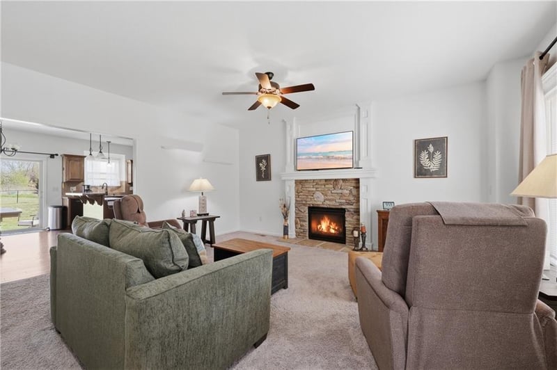 1611 Nicholas Dr, Grain Valley, MO 64029