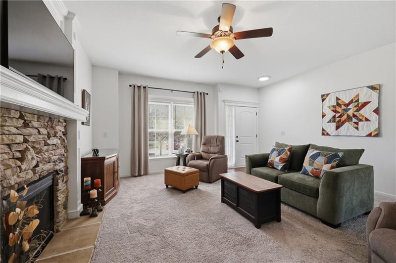 1611 Nicholas Dr, Grain Valley, MO 64029