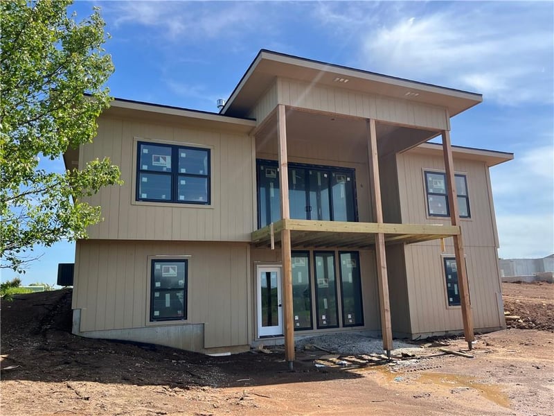 510 Bentwater Dr, Raymore, MO 64083