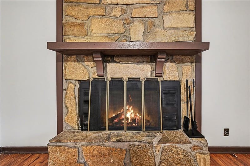 5015 Chelsea Ave, Kansas City, MO 64119