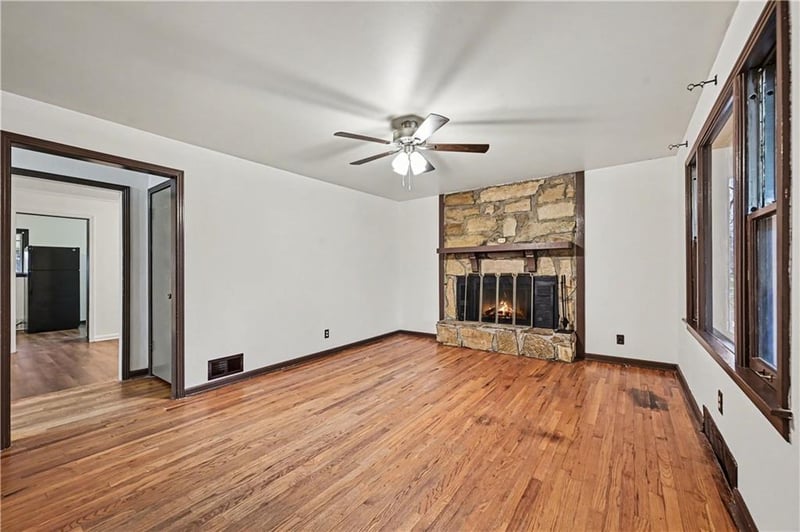 5015 Chelsea Ave, Kansas City, MO 64119