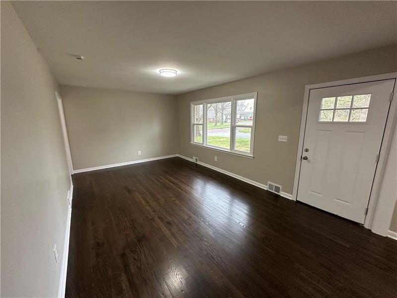 8049 Kessler St, Overland Park, KS 66204