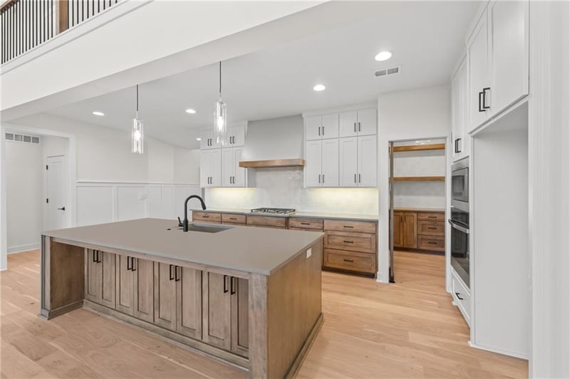 16932 Parkhill St, Overland Park, KS 66221