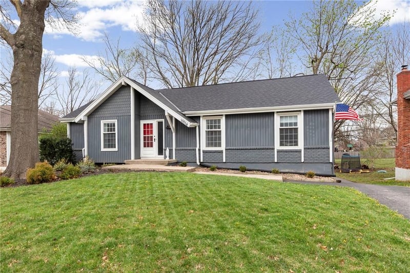 10014 Rosehill Rd, Lenexa, KS 66215