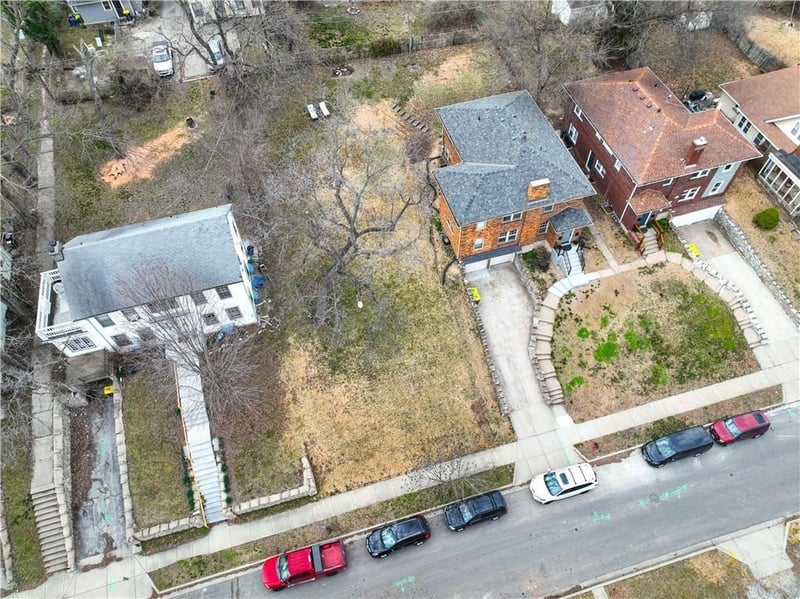 5004 Lydia Ave, Kansas City, MO 64110