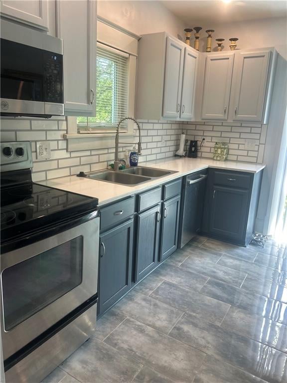 944 55th St, Kansas City, KS 66106