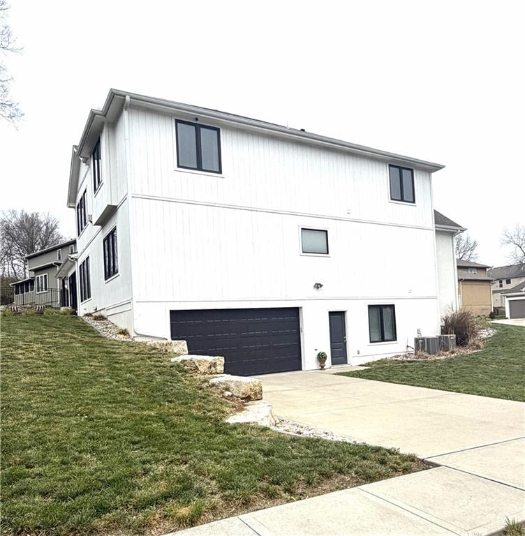 12548 Grand Ct, Kansas City, MO 64145