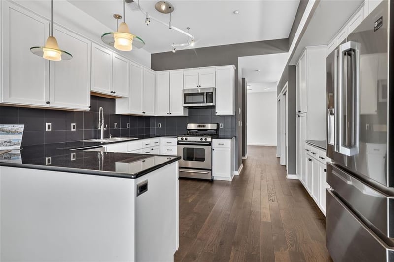 1605 Summit St, Kansas City, MO 64108