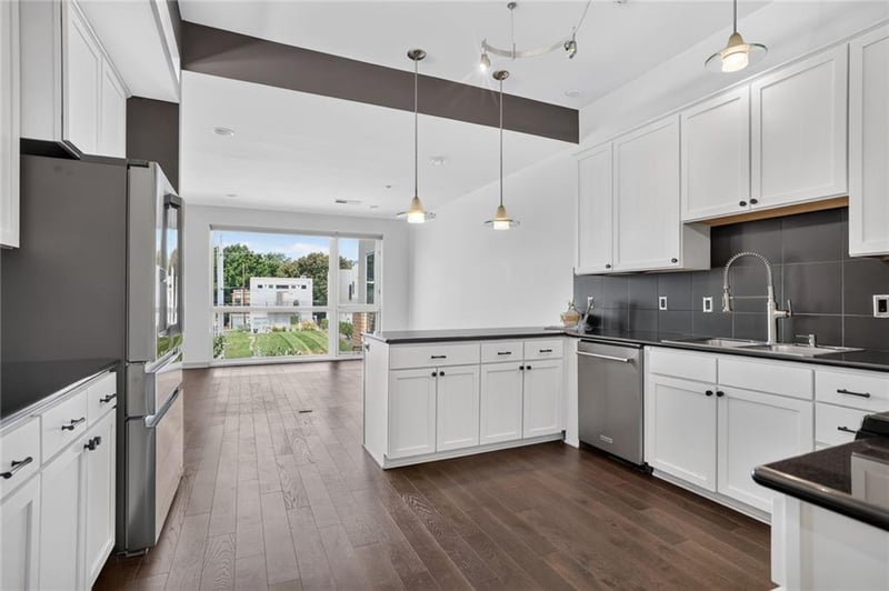 1605 Summit St, Kansas City, MO 64108
