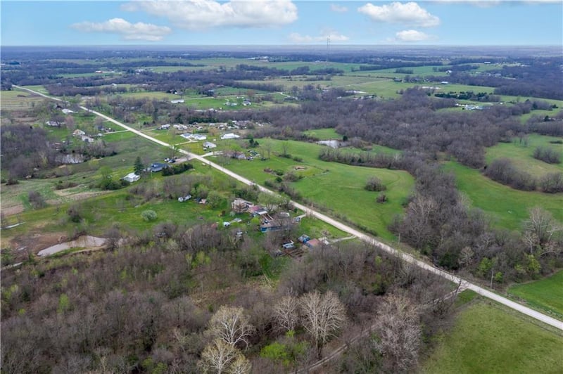 795 101 Rd, Warrensburg, MO 64093