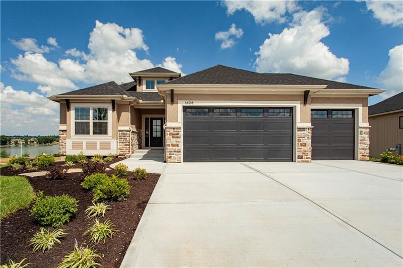 1628 Hanover Ln, Raymore, MO 64083