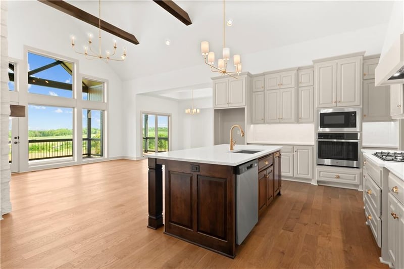 1628 Hanover Ln, Raymore, MO 64083