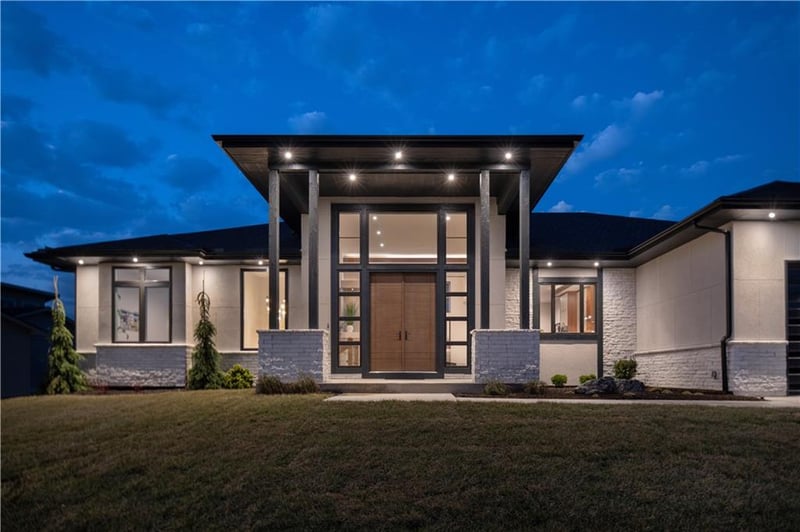 2270 NW Palisades Dr, Riverside, MO 64150