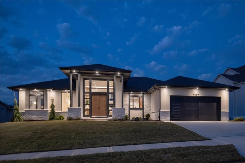 2270 NW Palisades Dr, Riverside, MO 64150