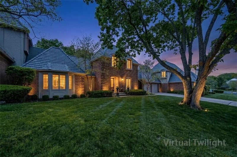 4 Le Mans Ct, Prairie Village, KS 66208