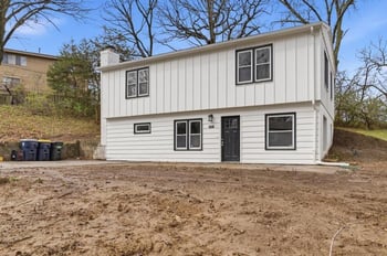 623 NE Woodlawn St, Kansas City, MO 64116