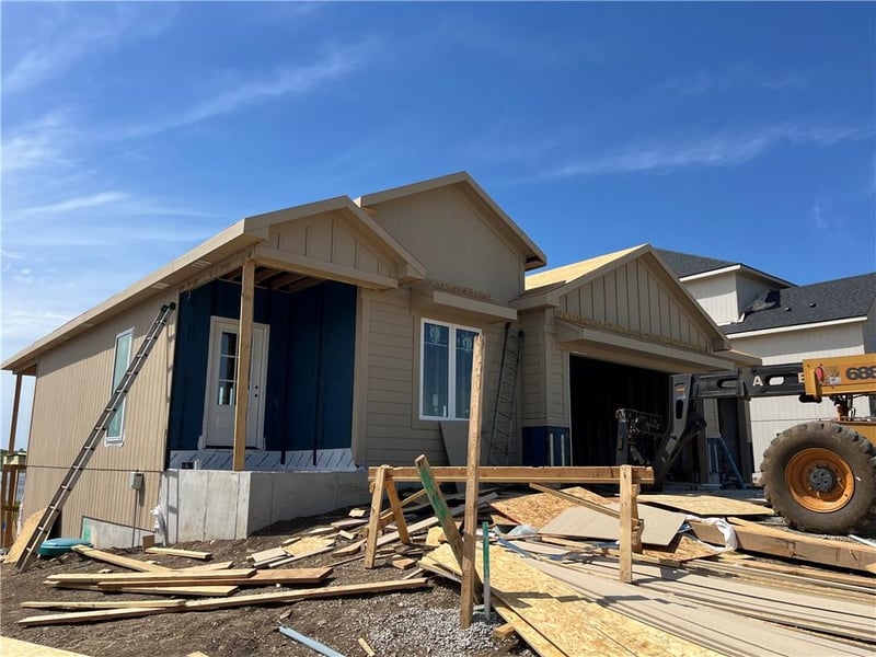 1622 Hanover Ln, Raymore, MO 64083