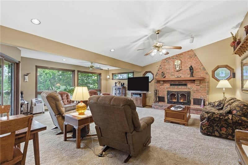 1841 Lake Bluff Dr, Branson West, MO 65737