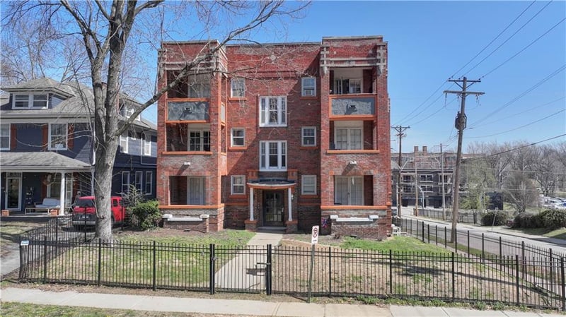 4245 Harrison St, Kansas City, MO 64110