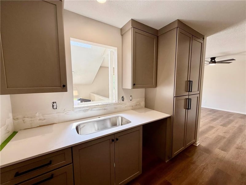 12928 W 110th St, Overland Park, KS 66210