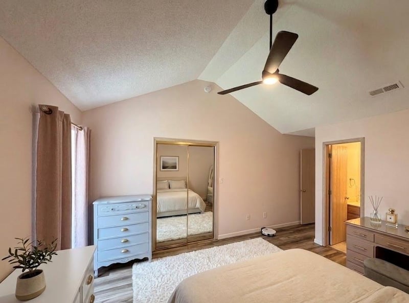 1323 SE Lexington Ave, Lee's Summit, MO 64081