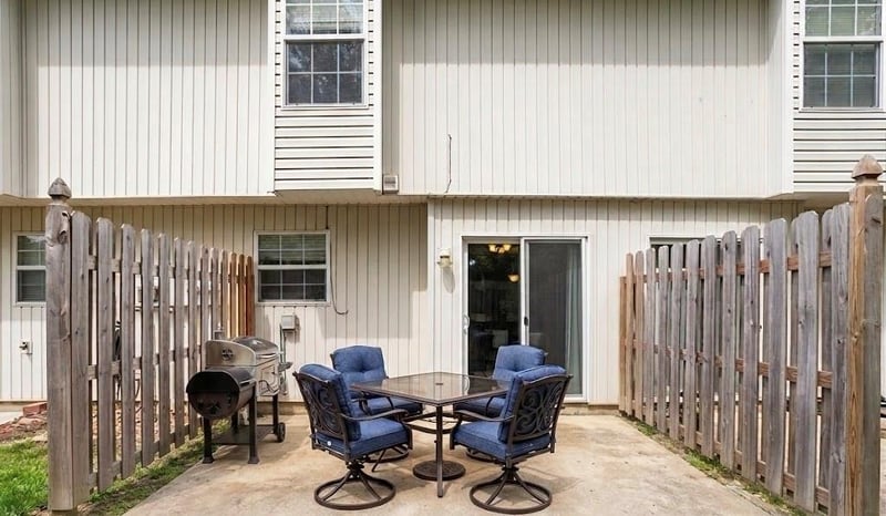 1323 SE Lexington Ave, Lee's Summit, MO 64081
