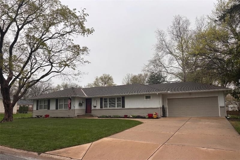 4201 98th Ter, Overland Park, KS 66207