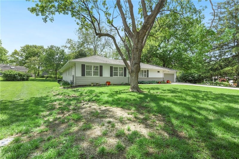 4201 W 98th Ter NE, Overland Park, KS 66207