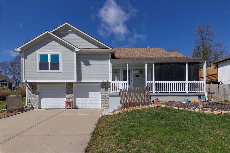 1610 105th St, Edwardsville, KS 66111
