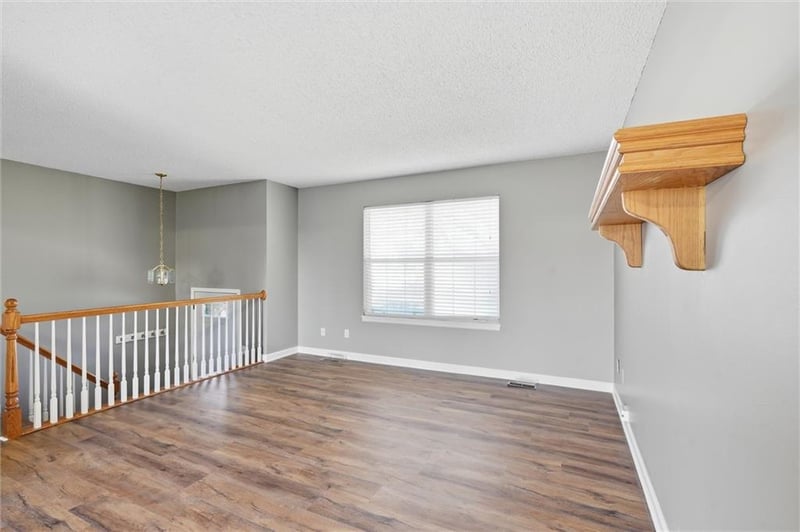 503 Broadway St, Grain Valley, MO 64029