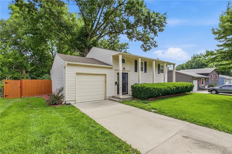 10015 Kessler St, Overland Park, KS 66212